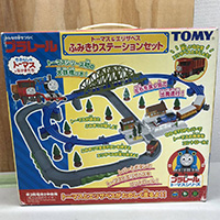 TOMY トーマス & エリザベス ふみきりステーション セット プラレール